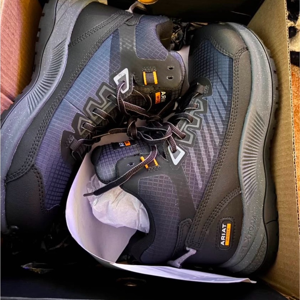 Men’s Ariat Outpace Mid Boot